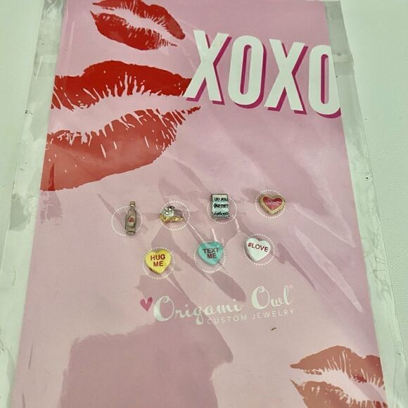 Authentic Origami Owl 7 valentine Charms Collectible Charms Designer Card - Picture 1 of 1